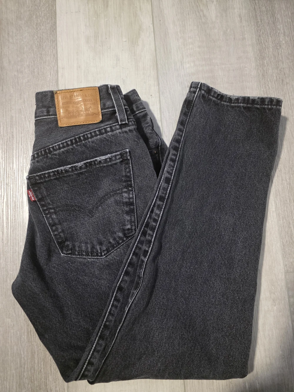 Levi’s Premium Midy Straight Black Washed Jeans Women’s Size 26 - Picture 14 of 16